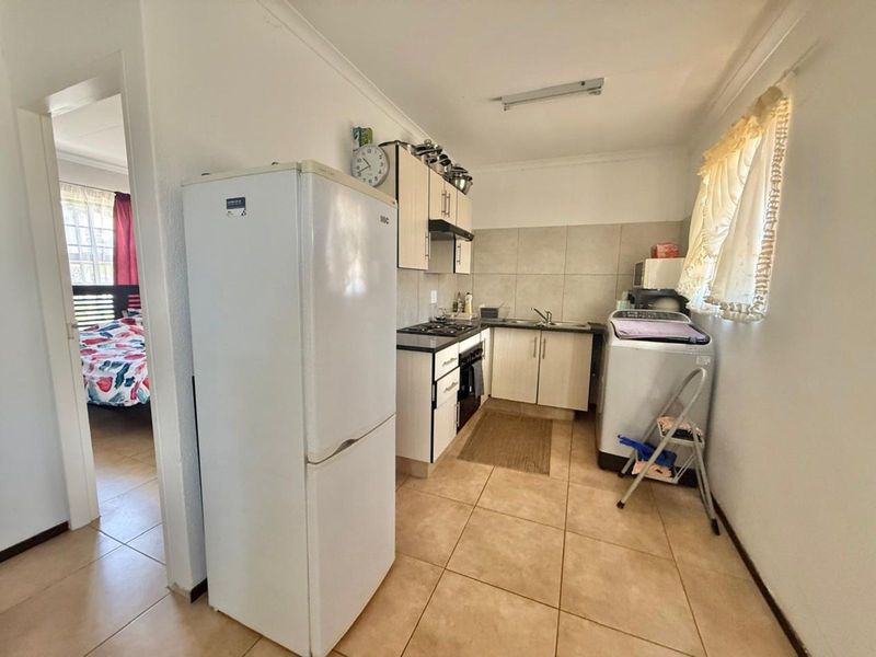 Townhouse For Sale in Amandasig - Photo 6