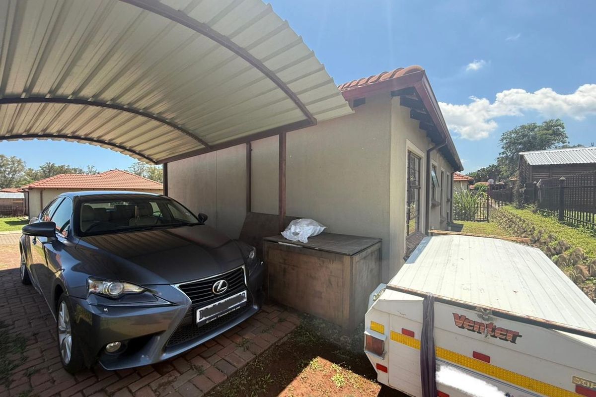 Townhouse For Sale in Amandasig - Photo 5