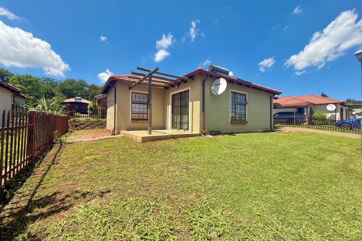 Townhouse For Sale in Amandasig - Photo 3