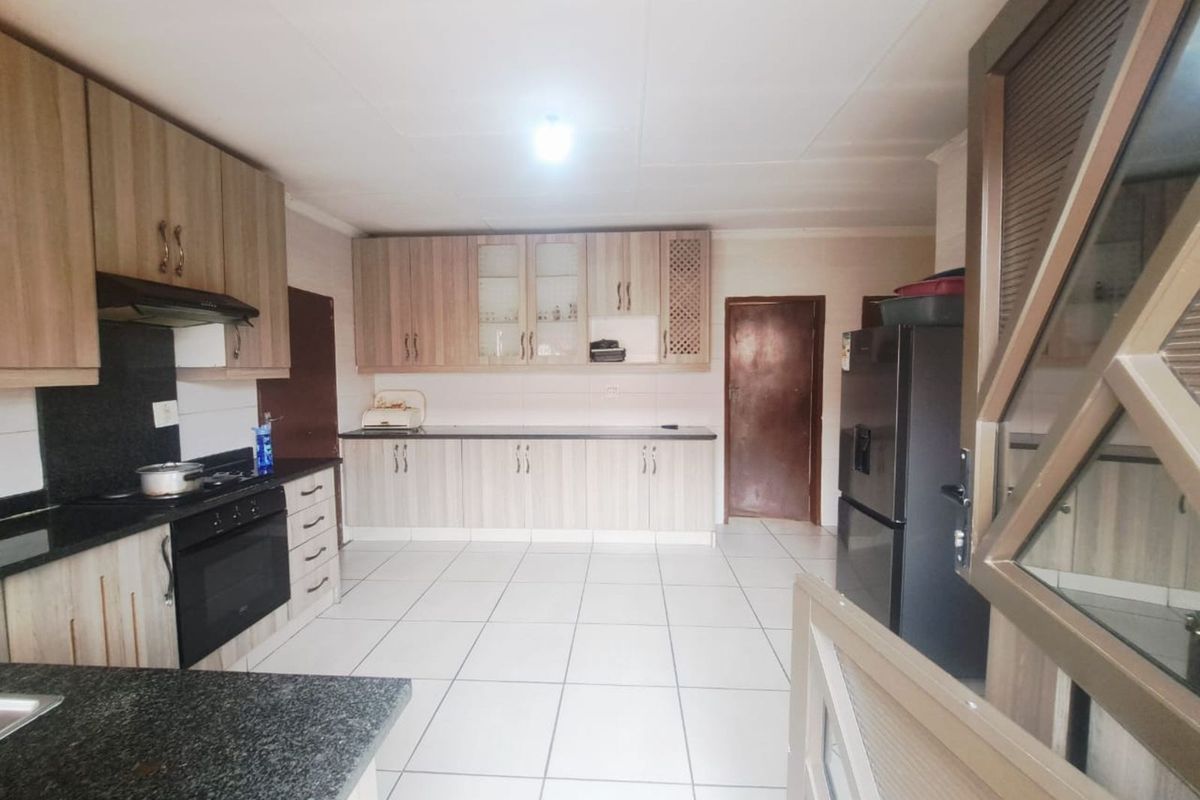 House For Sale in Mamelodi West - Photo 2