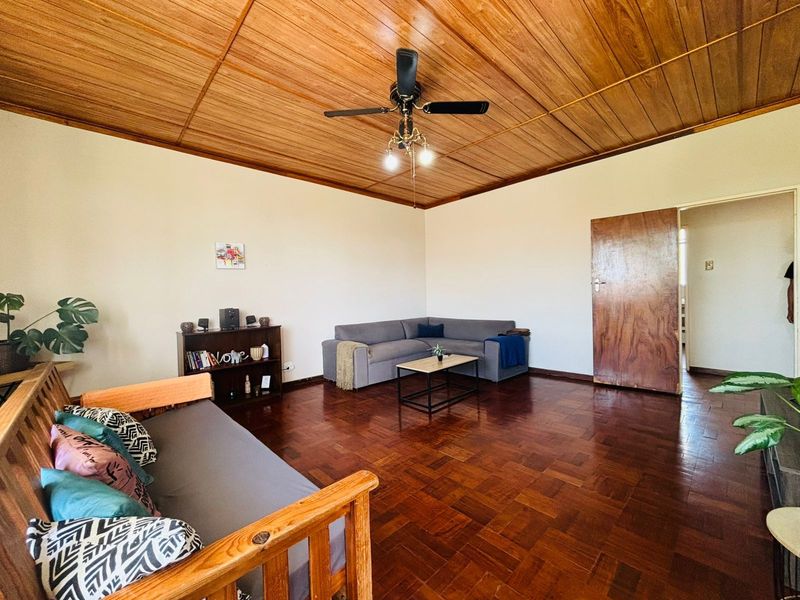 Apartment For Sale in Uitenhage Central - Photo 2