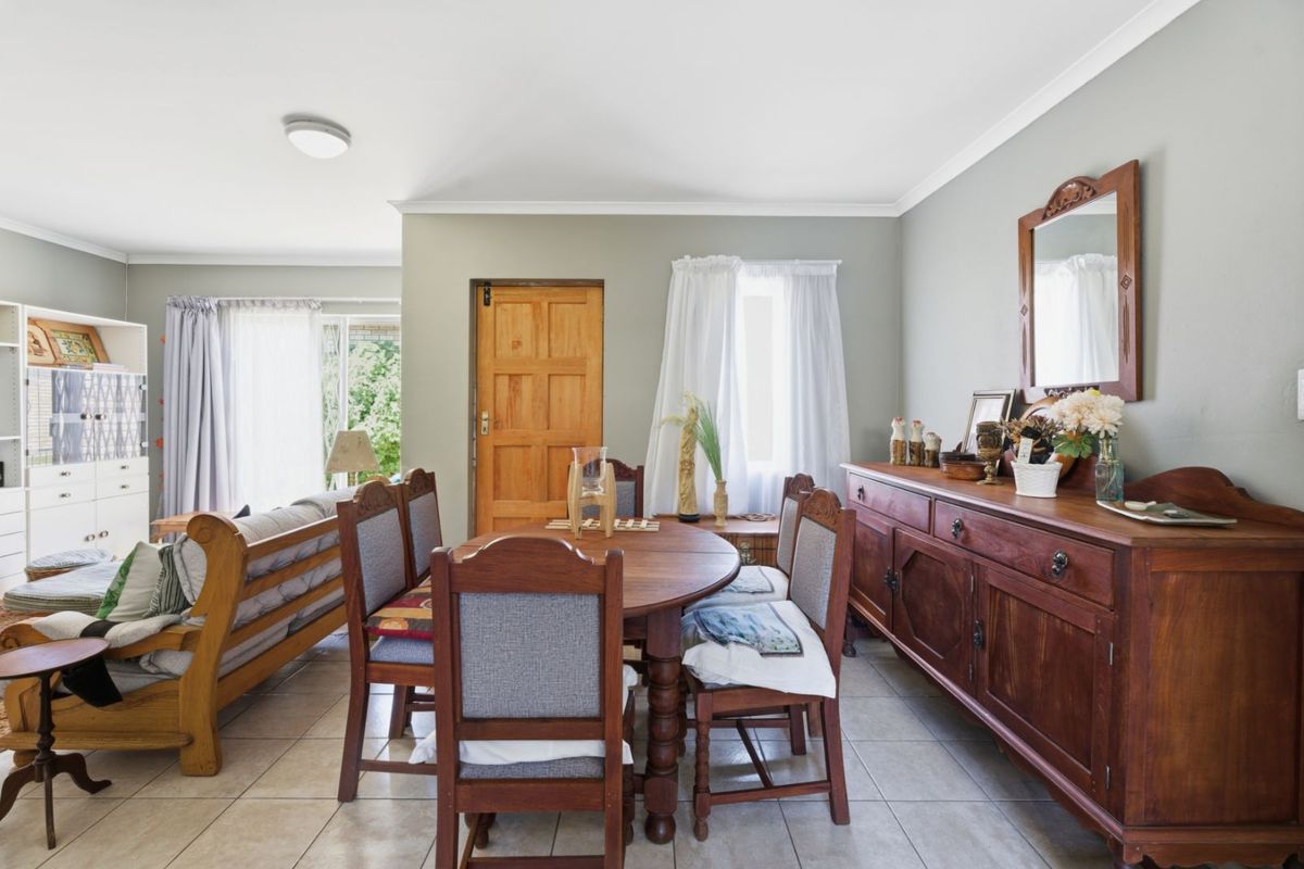 Townhouse For Sale in Kabega - Photo 3