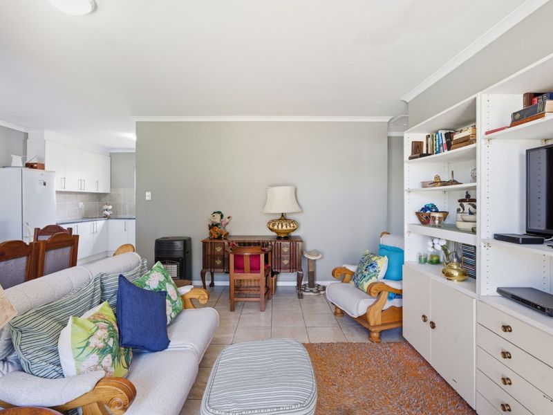 Townhouse For Sale in Kabega - Photo 6