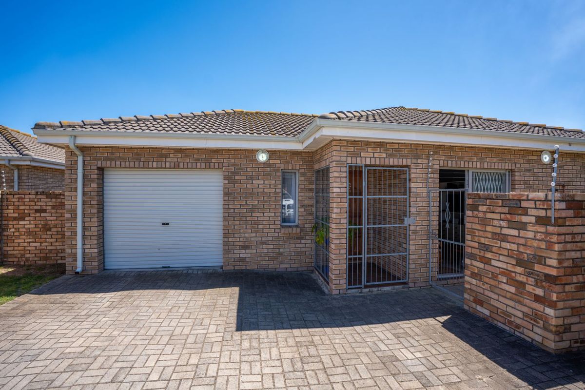 Townhouse For Sale in Kabega - Photo 2