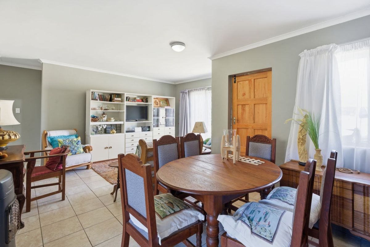 Townhouse For Sale in Kabega - Photo 4