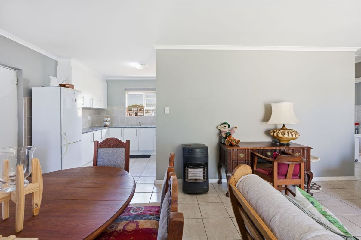 Townhouse For Sale in Kabega - Photo 5