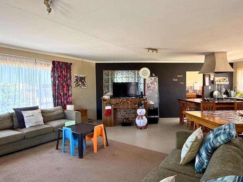 House For Sale in Franskraal - Photo 5