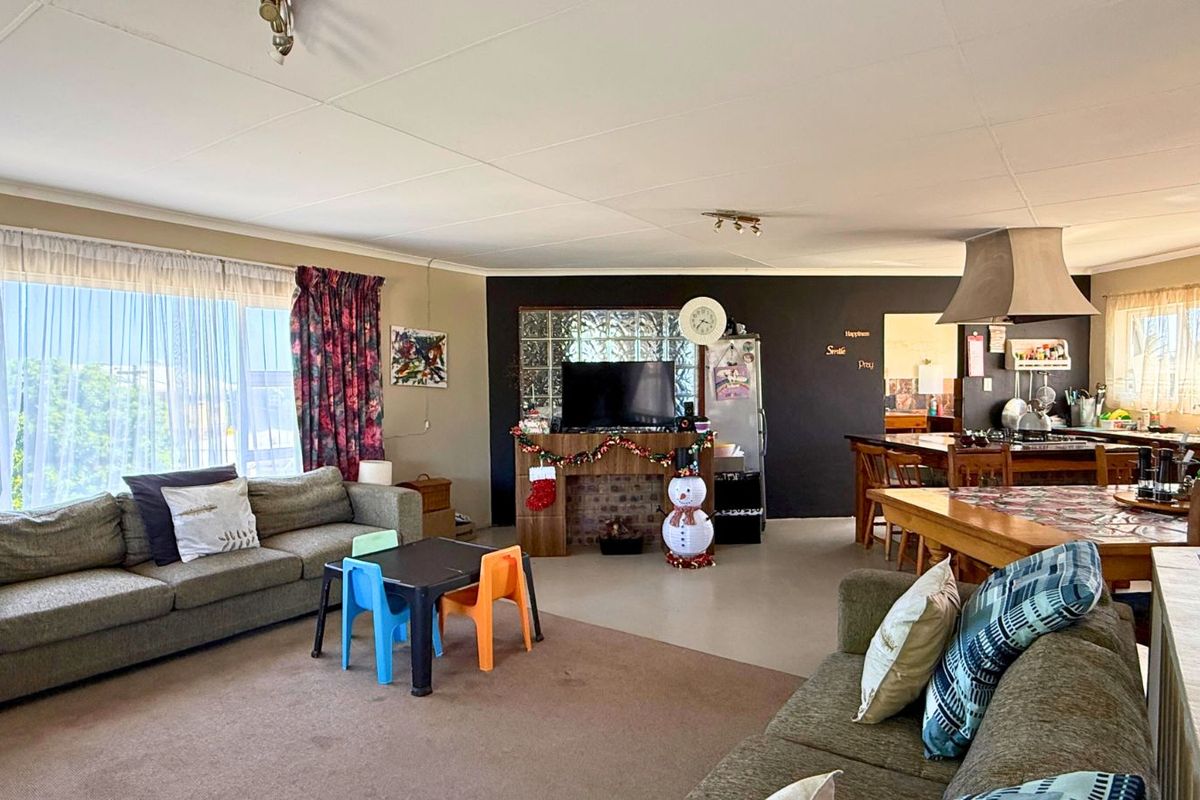 House For Sale in Franskraal - Photo 5