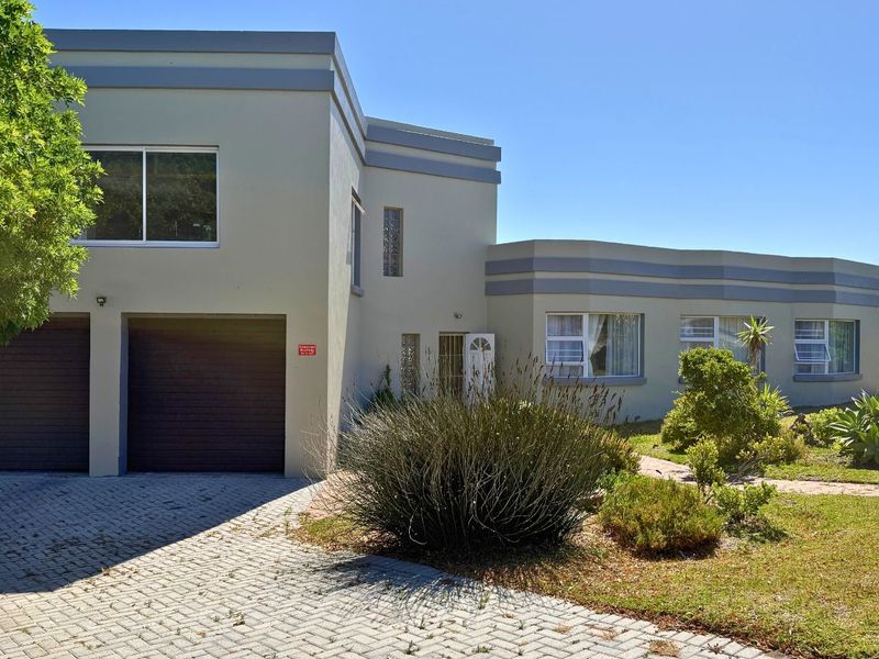 House For Sale in Franskraal - Photo 2