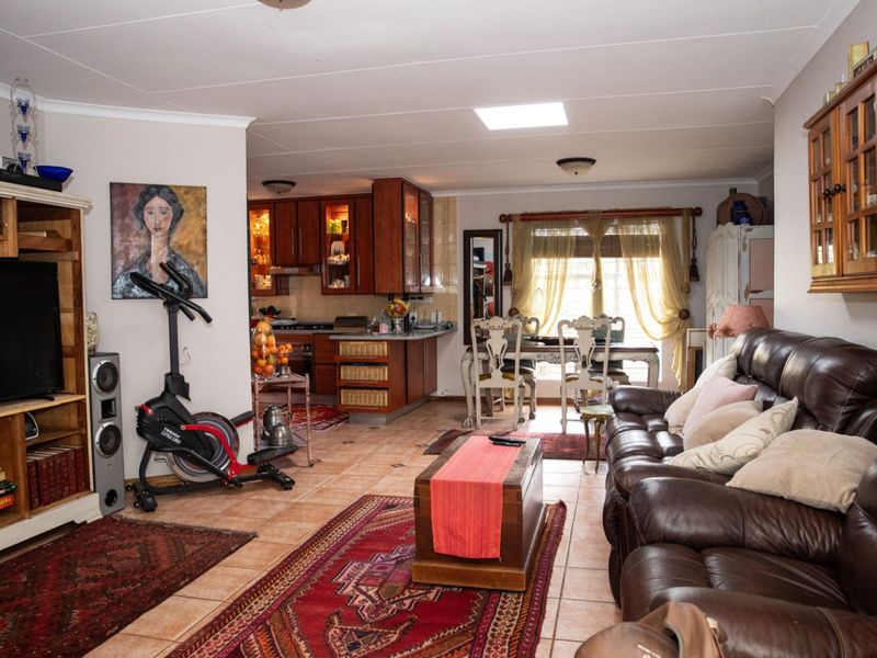 House For Sale in Highveld - Photo 10