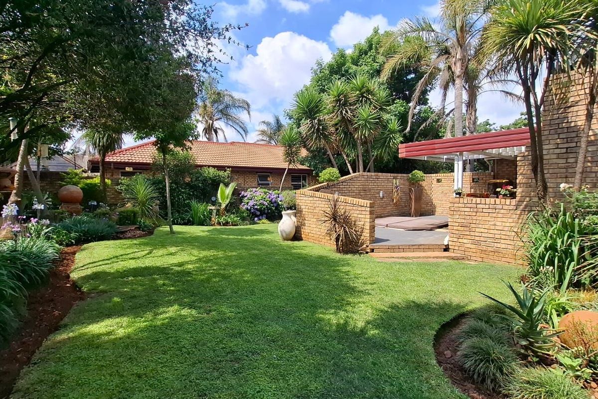House For Sale in Highveld - Photo 2