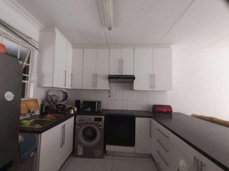 Apartment For Sale in Die Hoewes - Photo 7