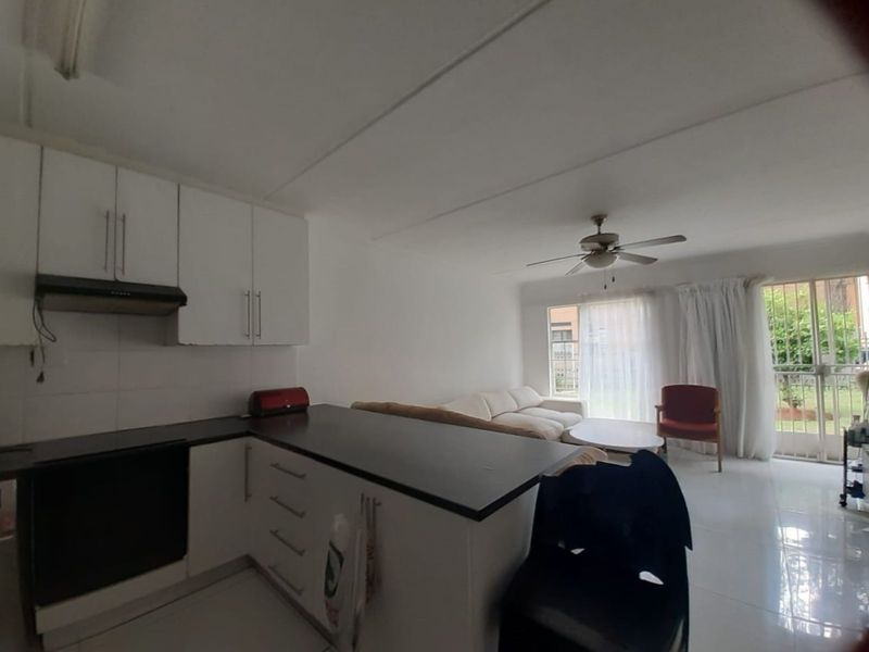 Apartment For Sale in Die Hoewes - Photo 6