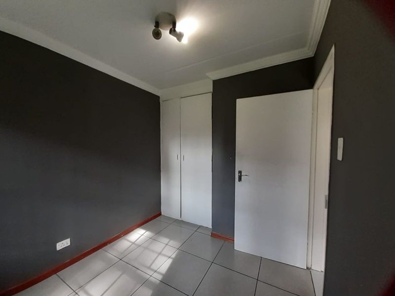 Apartment For Sale in Die Hoewes - Photo 10