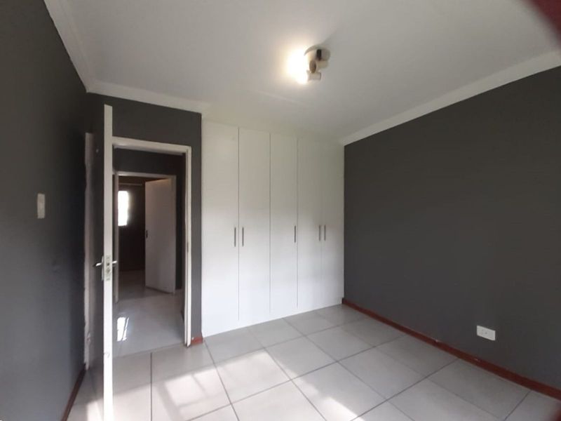 Apartment For Sale in Die Hoewes - Photo 9