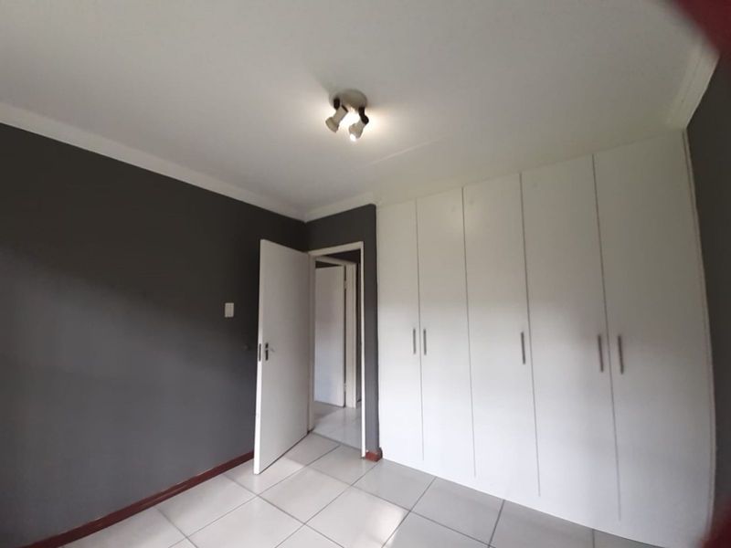 Apartment For Sale in Die Hoewes - Photo 8