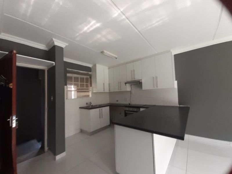 Apartment For Sale in Die Hoewes - Photo 3