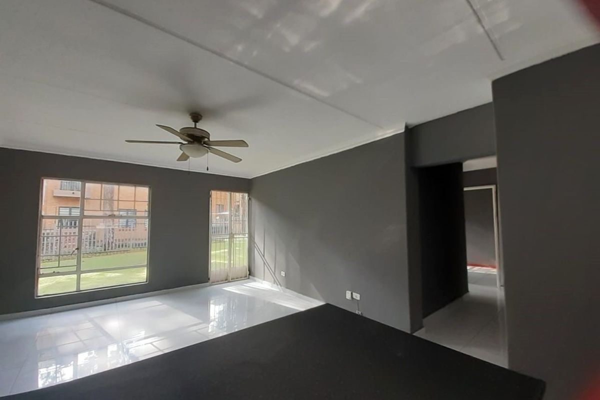 Apartment For Sale in Die Hoewes - Photo 5