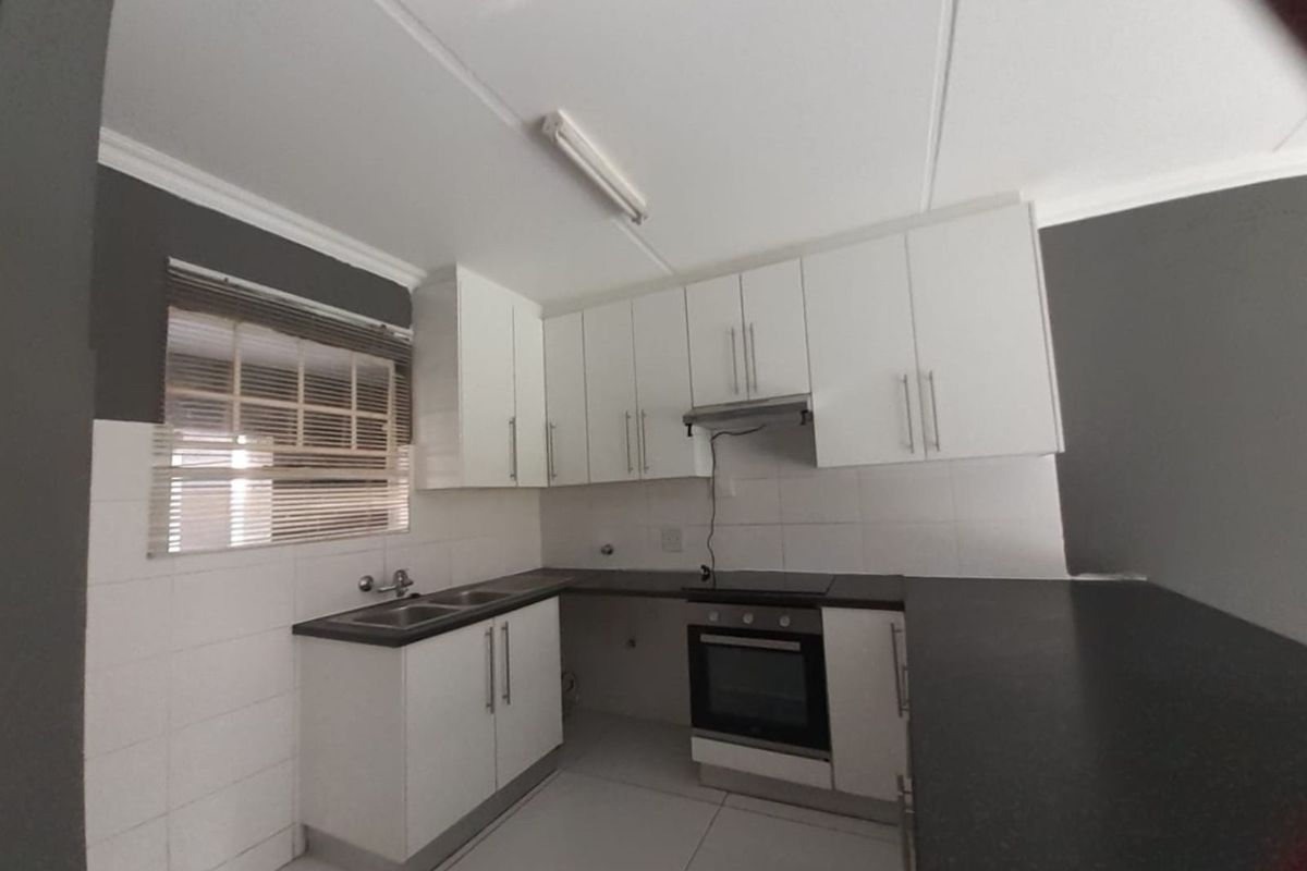 Apartment For Sale in Die Hoewes - Photo 4