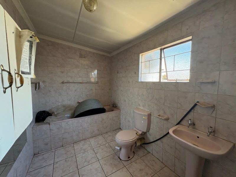 House For Sale in Galeshewe Ext 7 - Photo 10