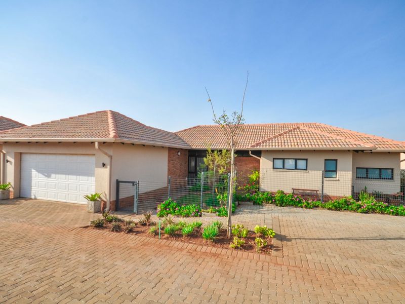 Townhouse For Sale in The Retreat - Photo 3