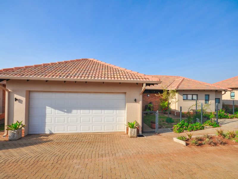 Townhouse For Sale in The Retreat - Photo 2