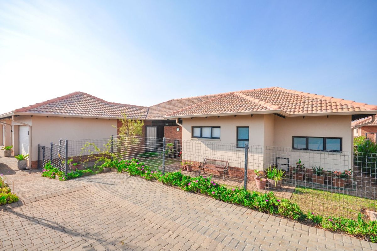 Townhouse For Sale in The Retreat - Photo 4