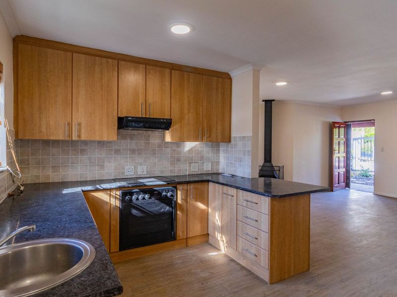 House For Sale in Paradyskloof - Photo 9