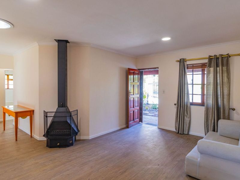 House For Sale in Paradyskloof - Photo 3