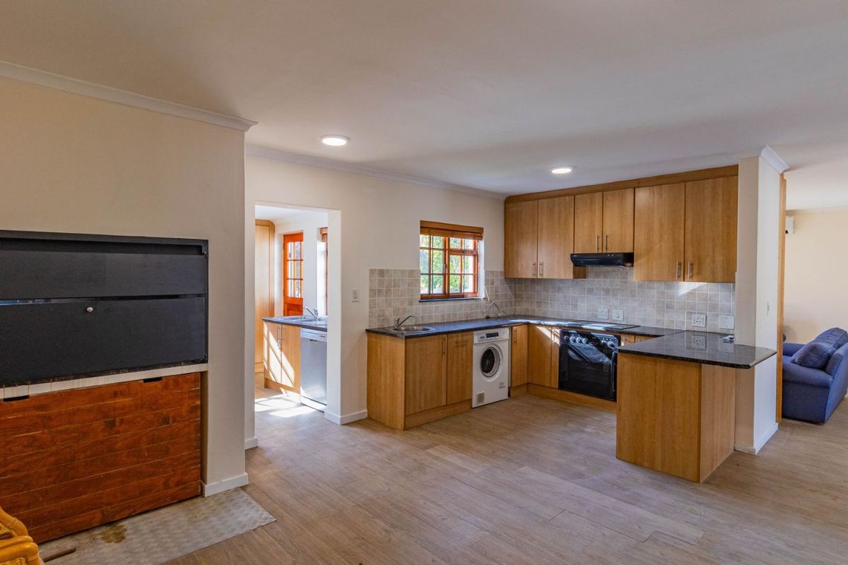 House For Sale in Paradyskloof - Photo 5