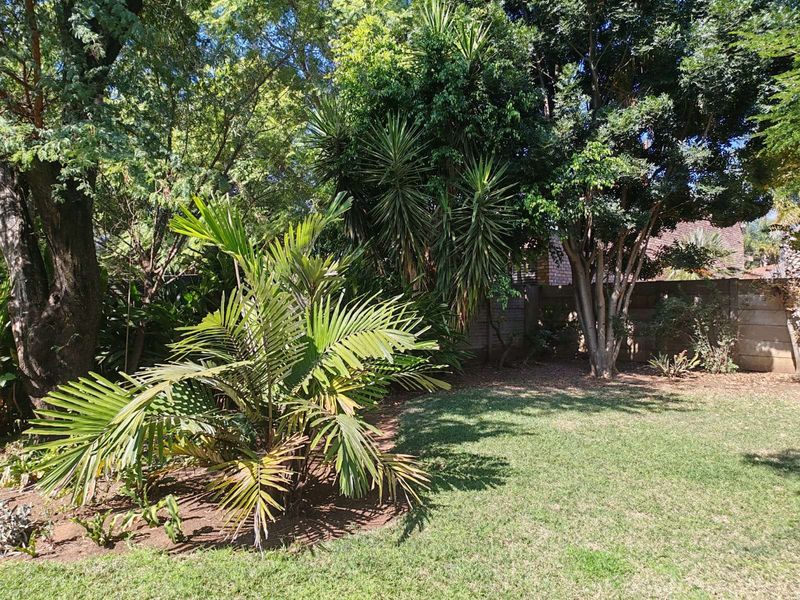 House For Sale in Claremont - Photo 1