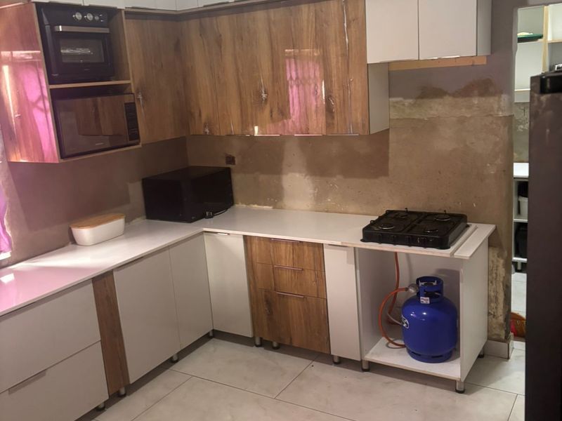 House For Sale in Claremont - Photo 6