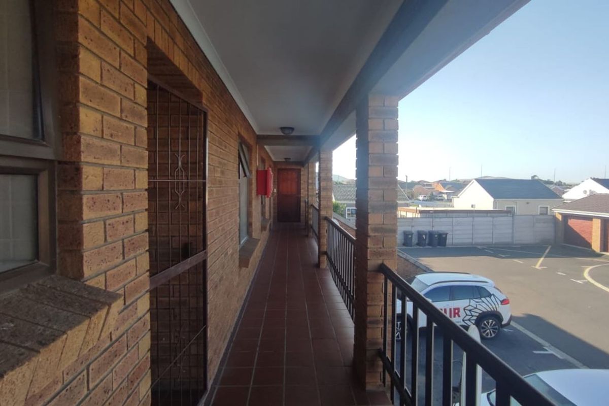 Townhouse For Sale in Joostenberg - Photo 4