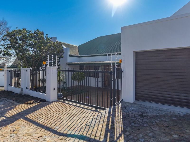 House For Sale in Paradyskloof - Photo 3