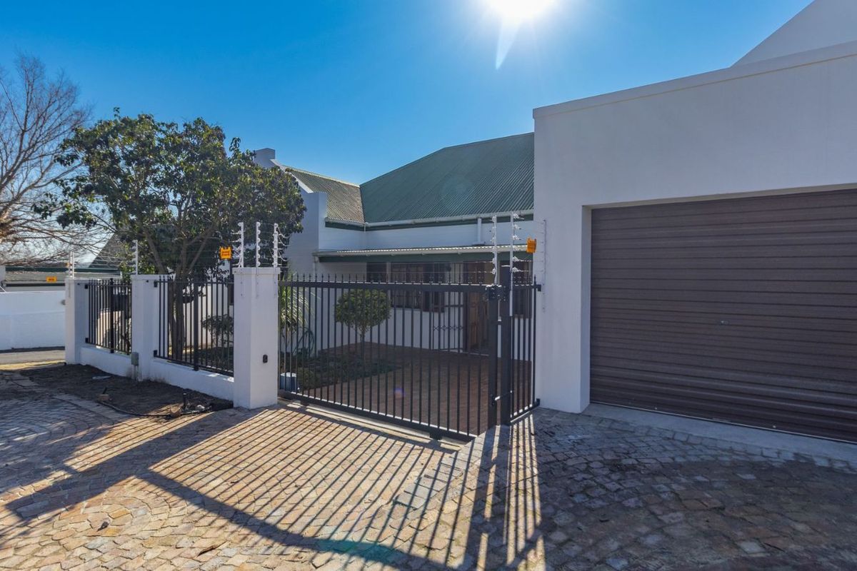 House For Sale in Paradyskloof - Photo 3