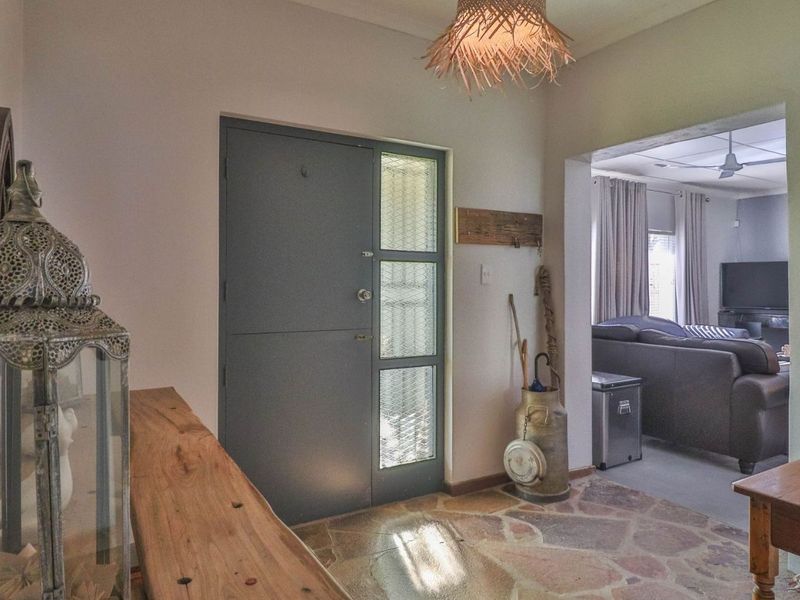 House For Sale in Robertson Central - Photo 3