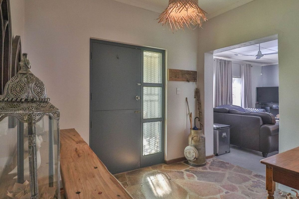 House For Sale in Robertson Central - Photo 3