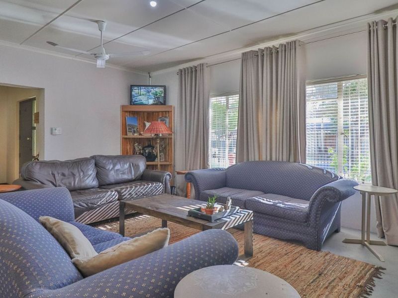 House For Sale in Robertson Central - Photo 7