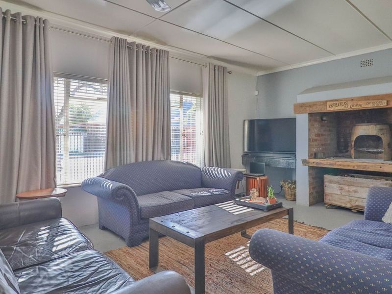 House For Sale in Robertson Central - Photo 6