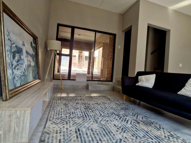 Townhouse For Sale in Die Heuwel Ext 2 - Photo 6