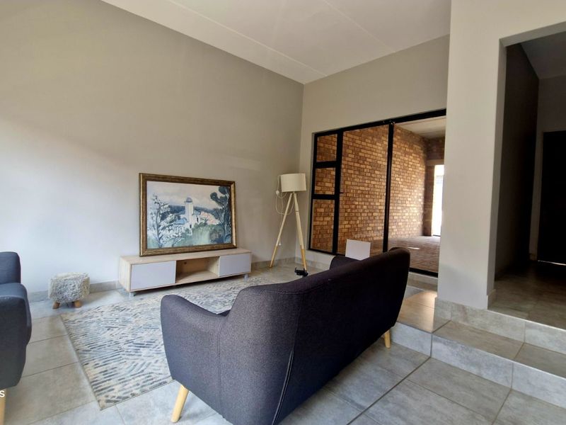 Townhouse For Sale in Die Heuwel Ext 2 - Photo 4