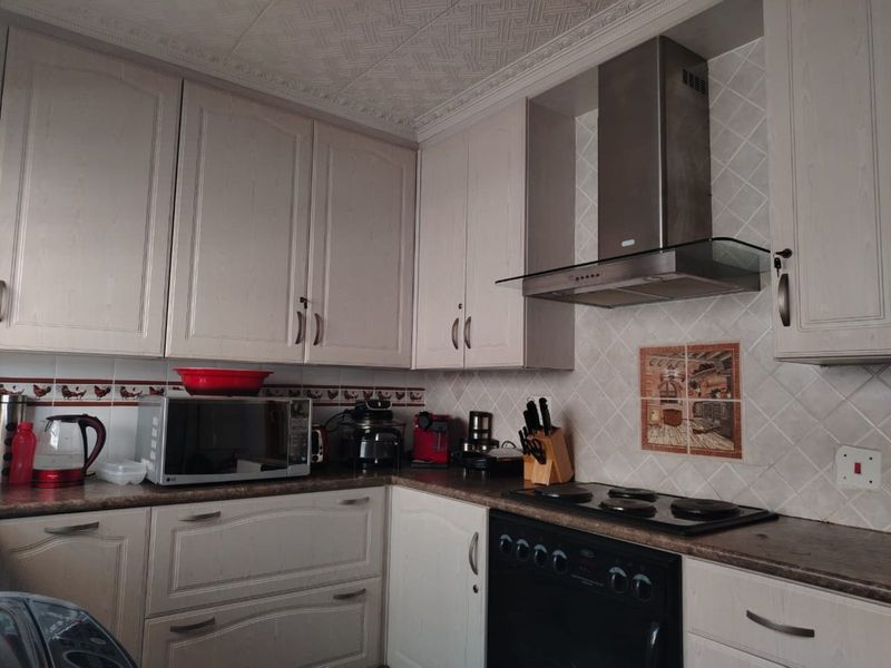 House For Sale in Kwamagxaki - Photo 4