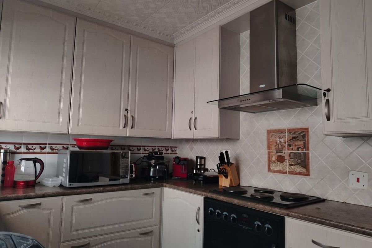 House For Sale in Kwamagxaki - Photo 4