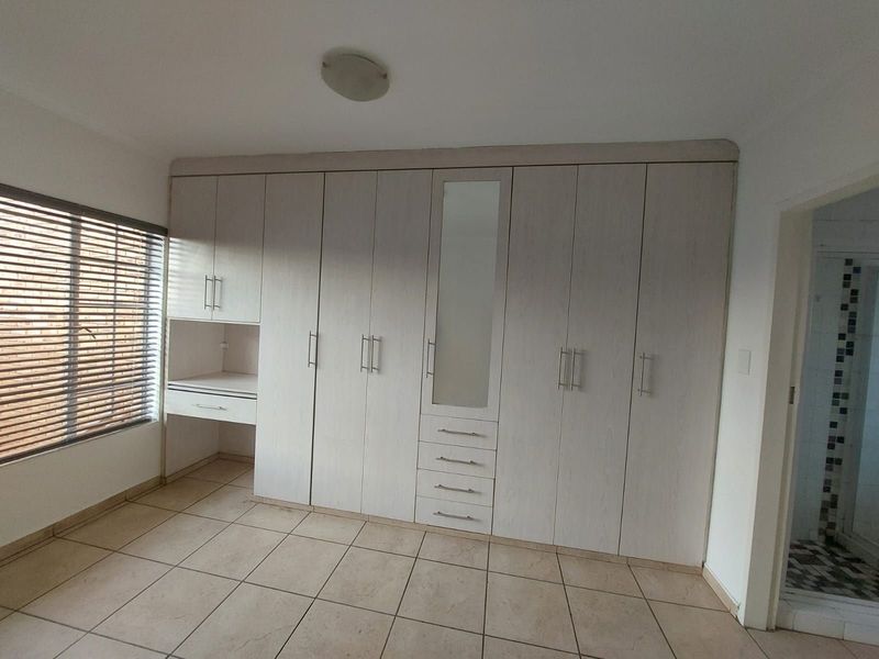 Townhouse For Sale in Safari Gardens - Photo 7