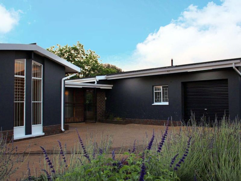 House For Sale in Noordheuwel - Photo 2