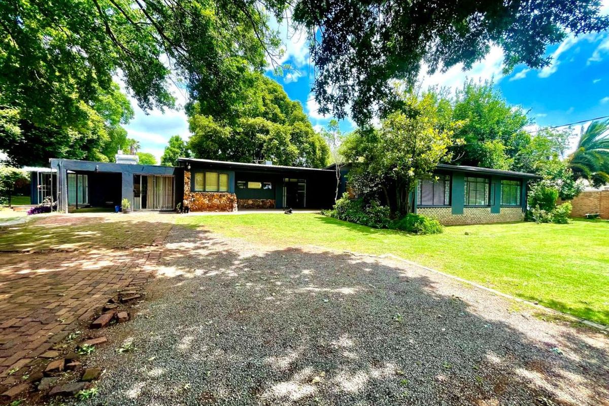 House For Sale in Irene - Photo 2