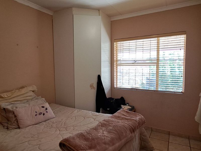 Townhouse For Sale in Amberfield - Photo 4