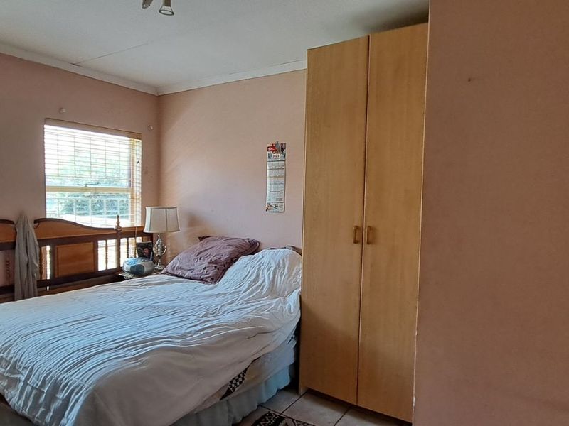 Townhouse For Sale in Amberfield - Photo 6