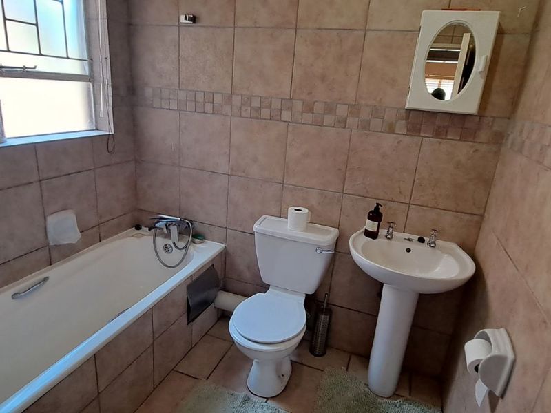 Townhouse For Sale in Amberfield - Photo 5