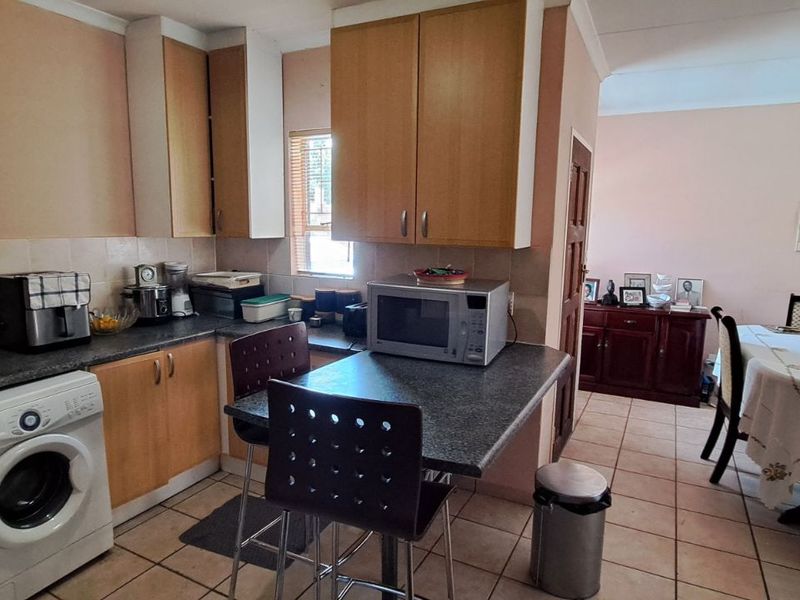 Townhouse For Sale in Amberfield - Photo 3